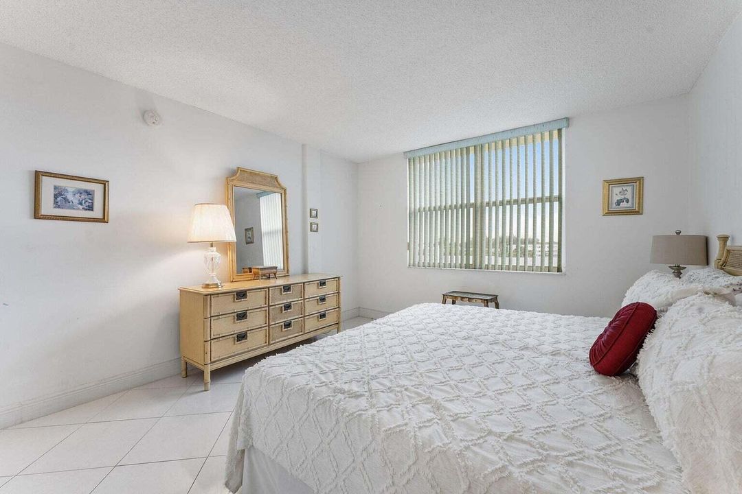 На продажу: $314,500 (2 спален, 2 ванн, 947 Квадратных фут)