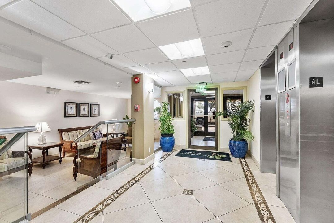 На продажу: $314,500 (2 спален, 2 ванн, 947 Квадратных фут)