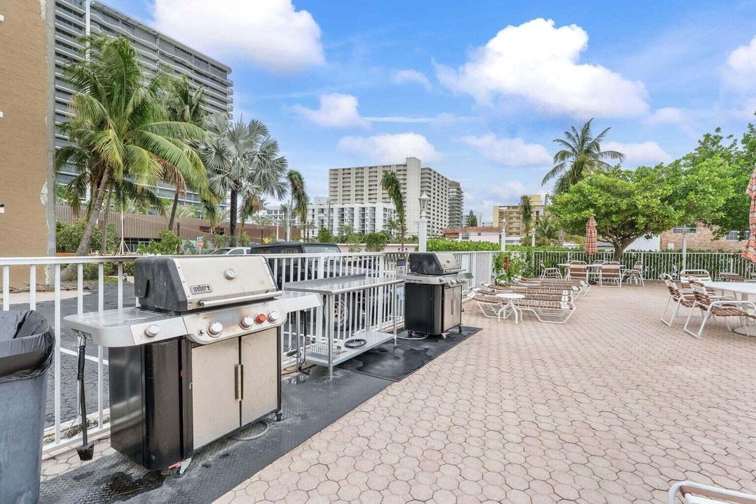 На продажу: $314,500 (2 спален, 2 ванн, 947 Квадратных фут)