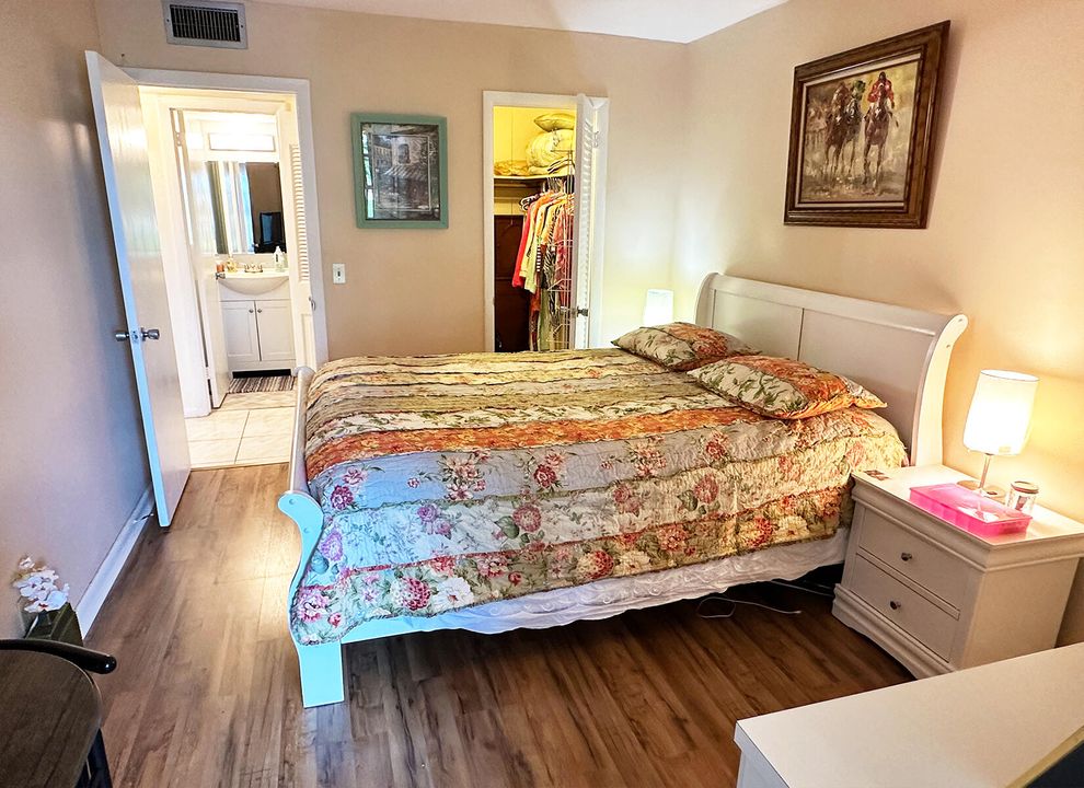 For Sale: $139,888 (2 beds, 1 baths, 798 Square Feet)