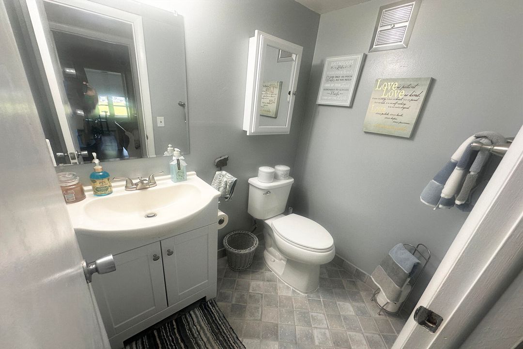 For Sale: $139,888 (2 beds, 1 baths, 798 Square Feet)