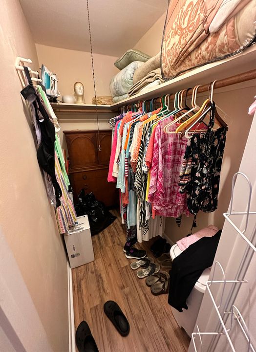 For Sale: $139,888 (2 beds, 1 baths, 798 Square Feet)