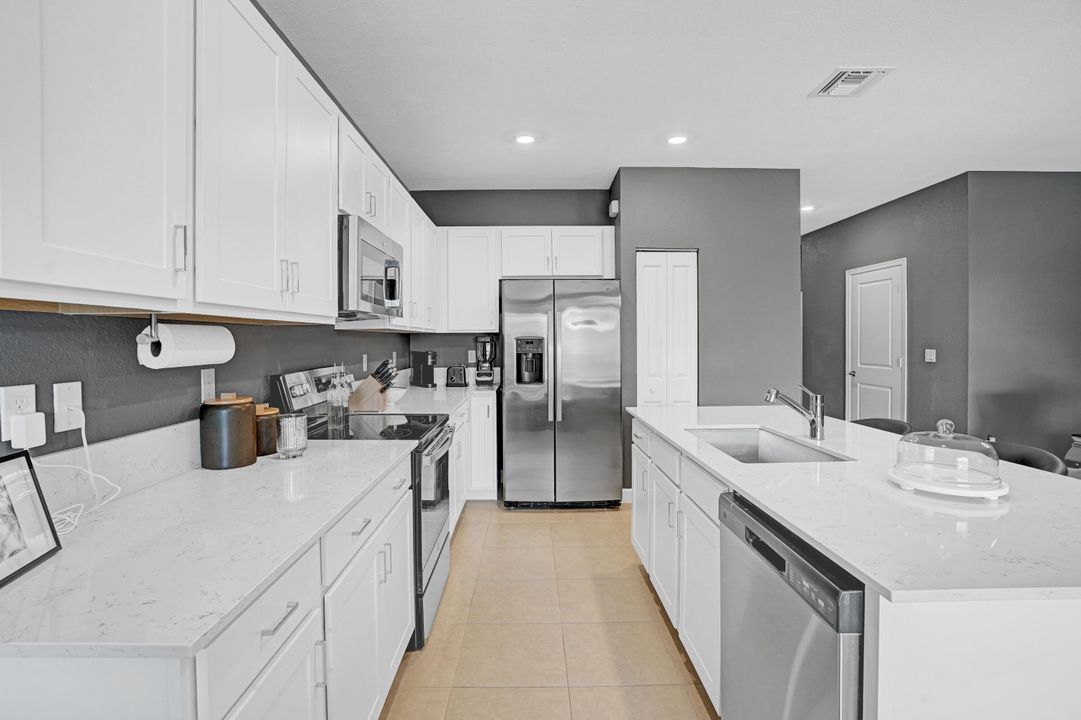 На продажу: $374,900 (3 спален, 2 ванн, 1632 Квадратных фут)