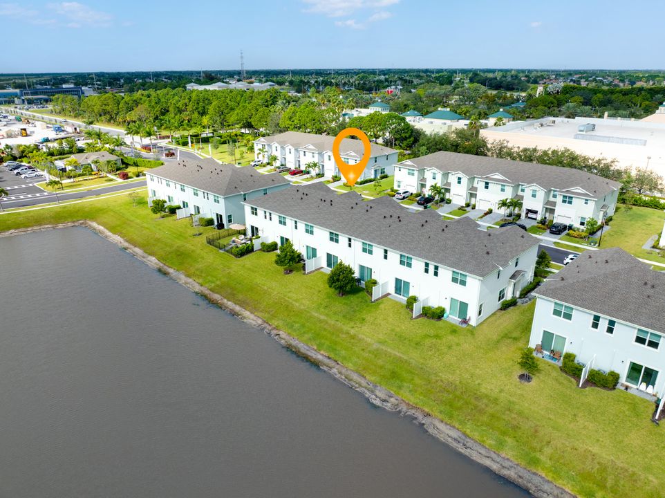 На продажу: $374,900 (3 спален, 2 ванн, 1632 Квадратных фут)