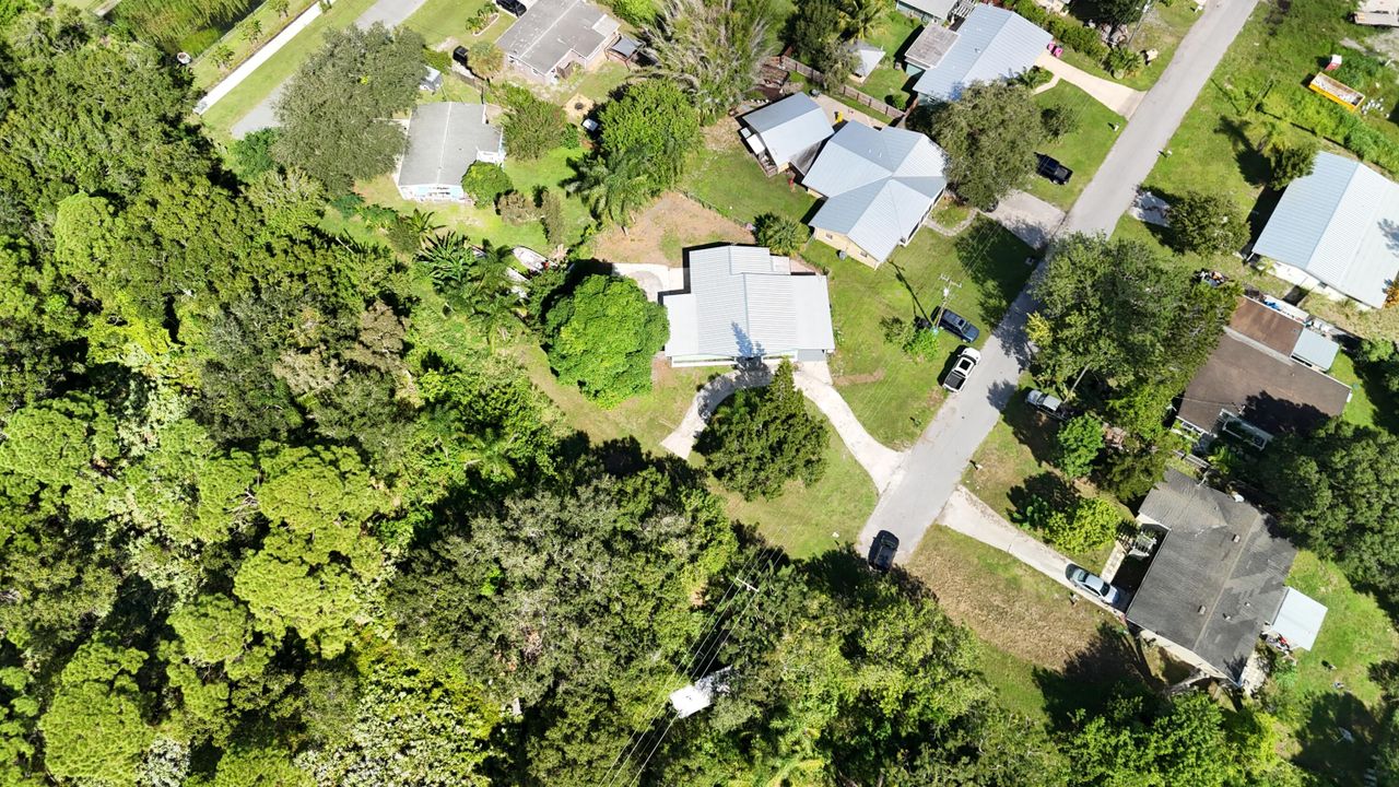 Active With Contract: $279,900 (2 beds, 2 baths, 1514 Square Feet)