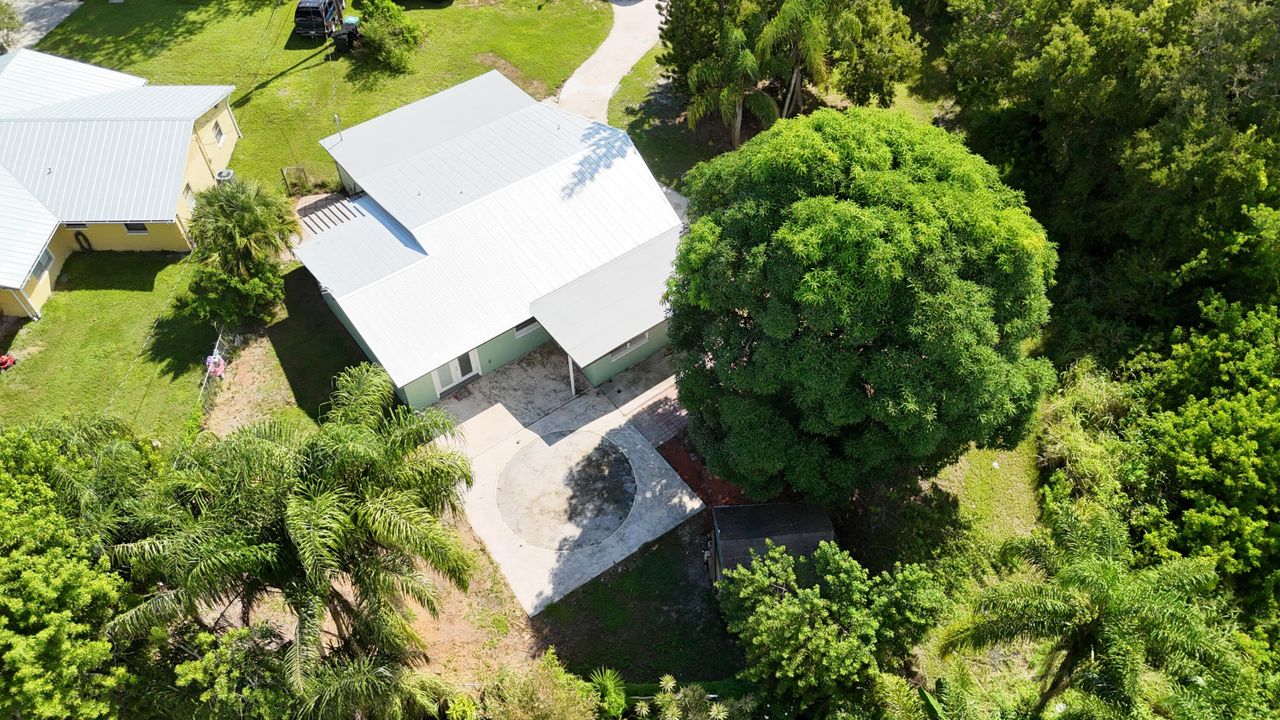 Active With Contract: $279,900 (2 beds, 2 baths, 1514 Square Feet)