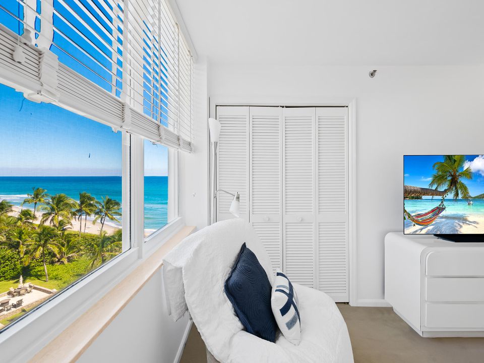 For Sale: $1,499,000 (2 beds, 2 baths, 2015 Square Feet)