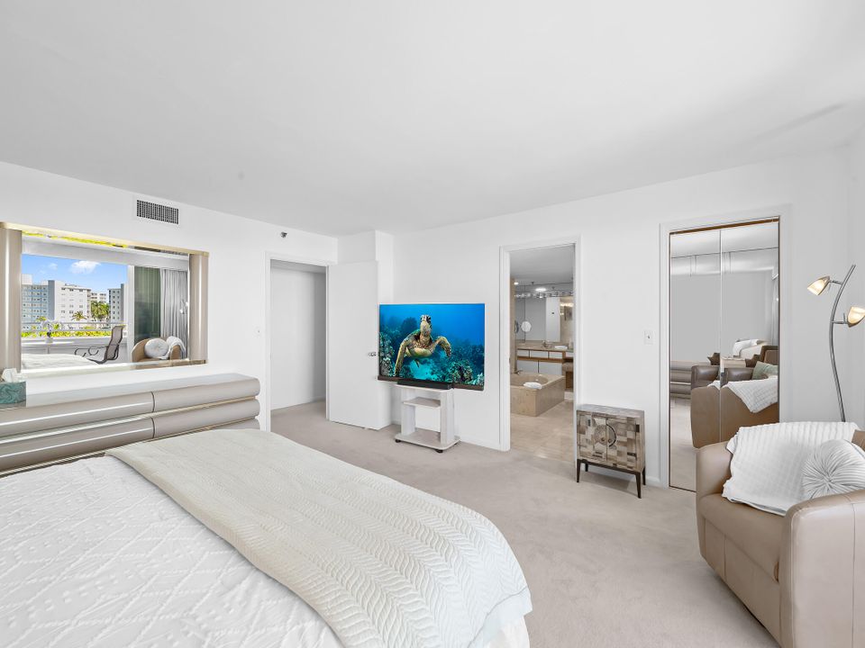 For Sale: $1,499,000 (2 beds, 2 baths, 2015 Square Feet)