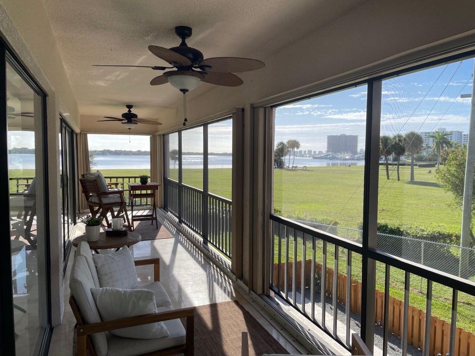 Active With Contract: $785,000 (3 beds, 3 baths, 1895 Square Feet)