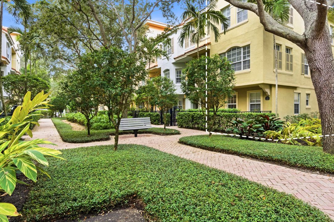 Activo con contrato: $625,000 (3 camas, 3 baños, 2383 Pies cuadrados)