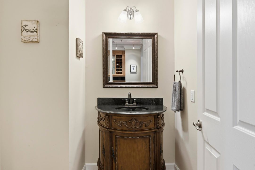 Activo con contrato: $625,000 (3 camas, 3 baños, 2383 Pies cuadrados)