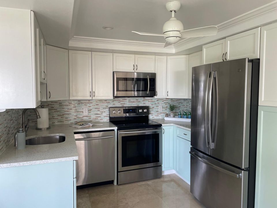 Active With Contract: $785,000 (3 beds, 3 baths, 1895 Square Feet)