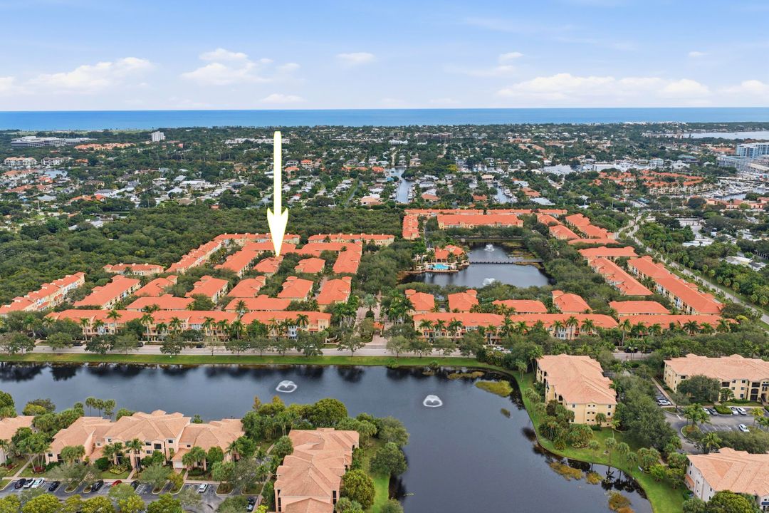 Activo con contrato: $625,000 (3 camas, 3 baños, 2383 Pies cuadrados)