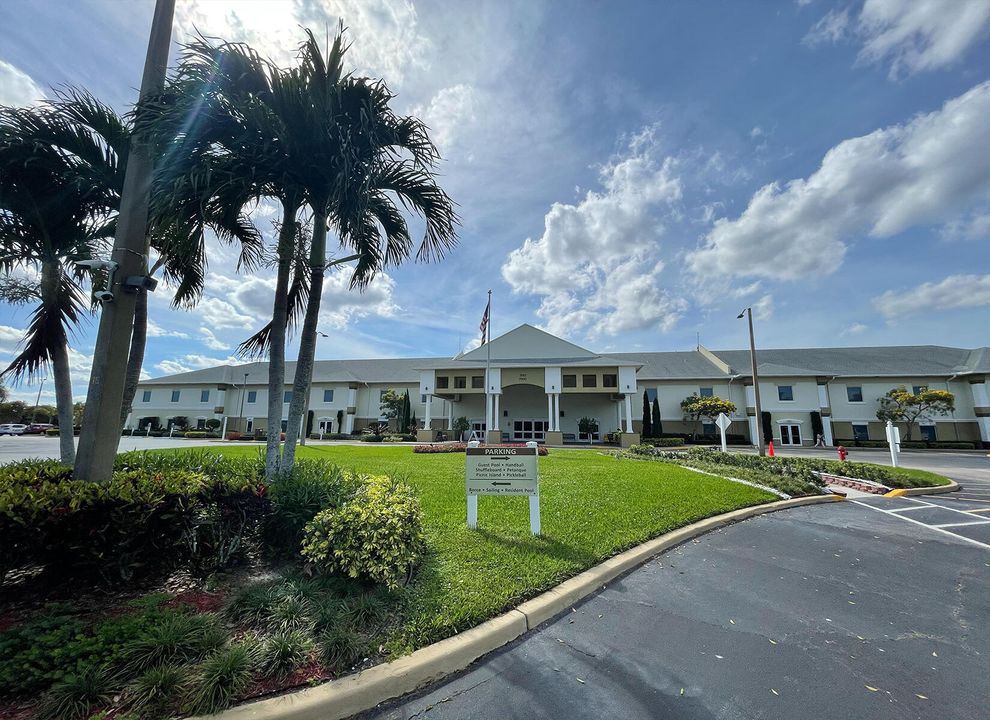 For Sale: $139,888 (2 beds, 1 baths, 798 Square Feet)