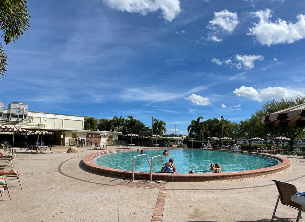 For Sale: $139,888 (2 beds, 1 baths, 798 Square Feet)