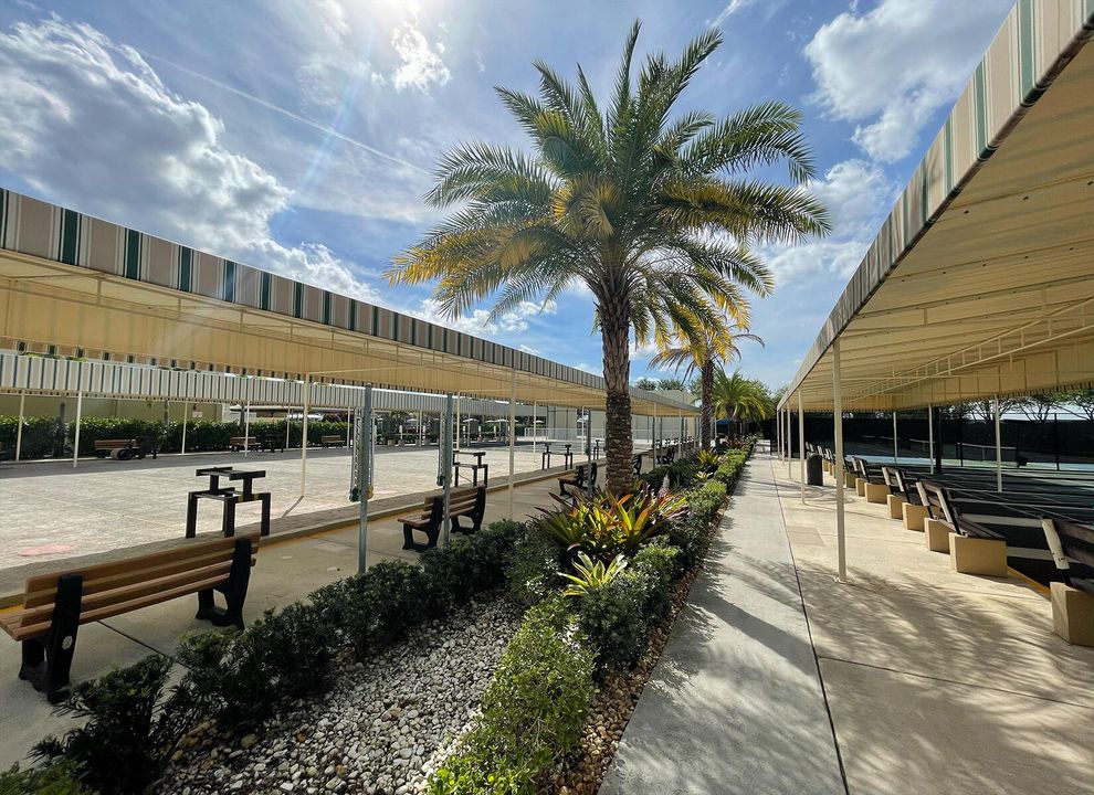 For Sale: $139,888 (2 beds, 1 baths, 798 Square Feet)