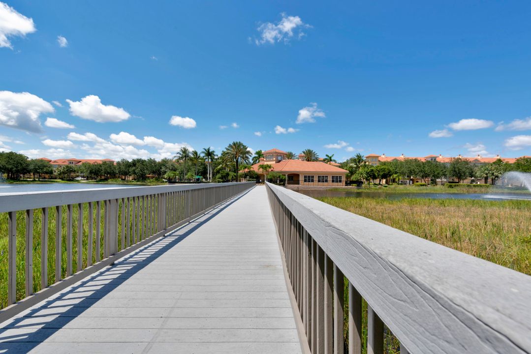 Activo con contrato: $625,000 (3 camas, 3 baños, 2383 Pies cuadrados)