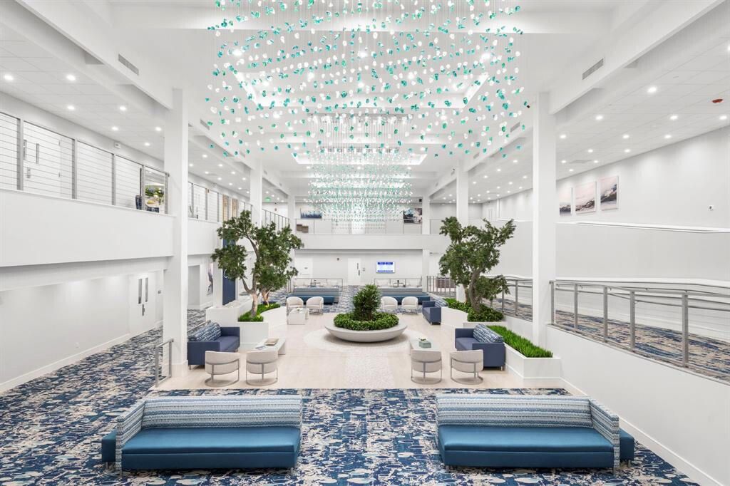 For Sale: $199,000 (2 beds, 2 baths, 990 Square Feet)