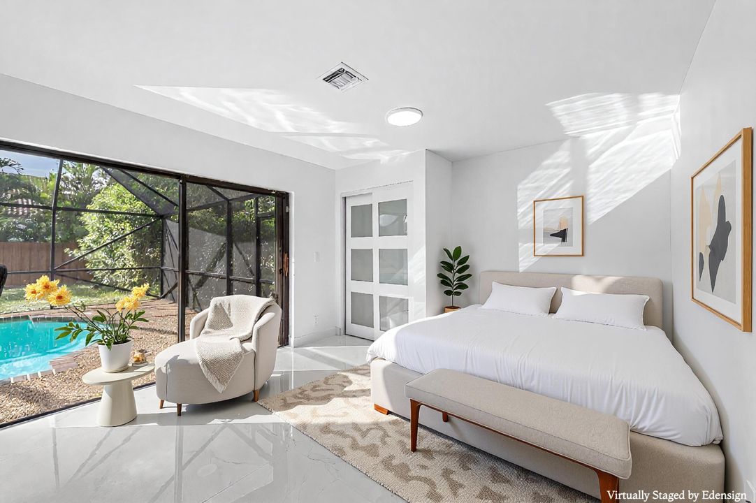 合同活跃: $798,000 (4 贝兹, 2 浴室, 2038 平方英尺)