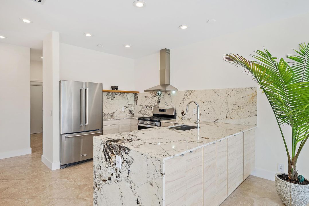 For Rent: $13,500 (4 beds, 3 baths, 2535 Square Feet)