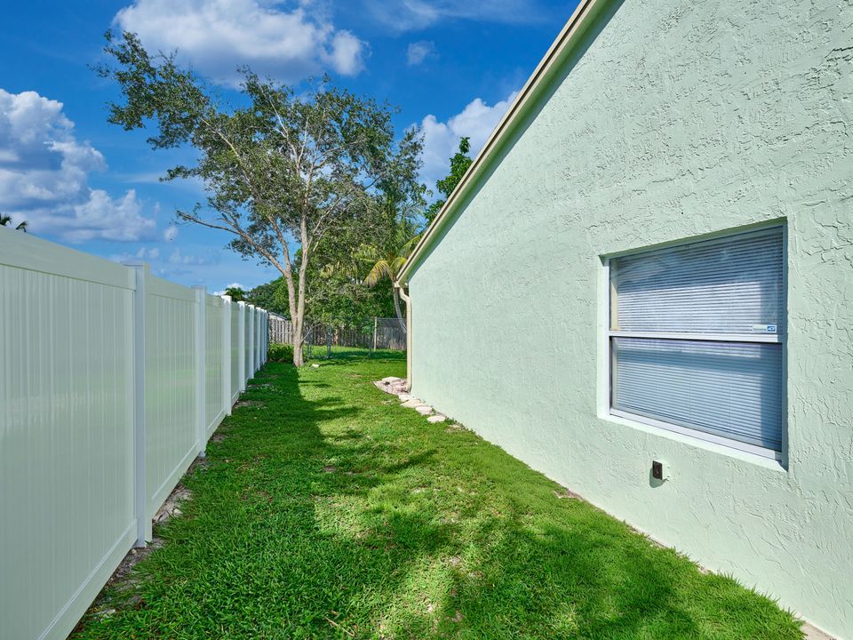 For Sale: $485,000 (3 beds, 2 baths, 1418 Square Feet)