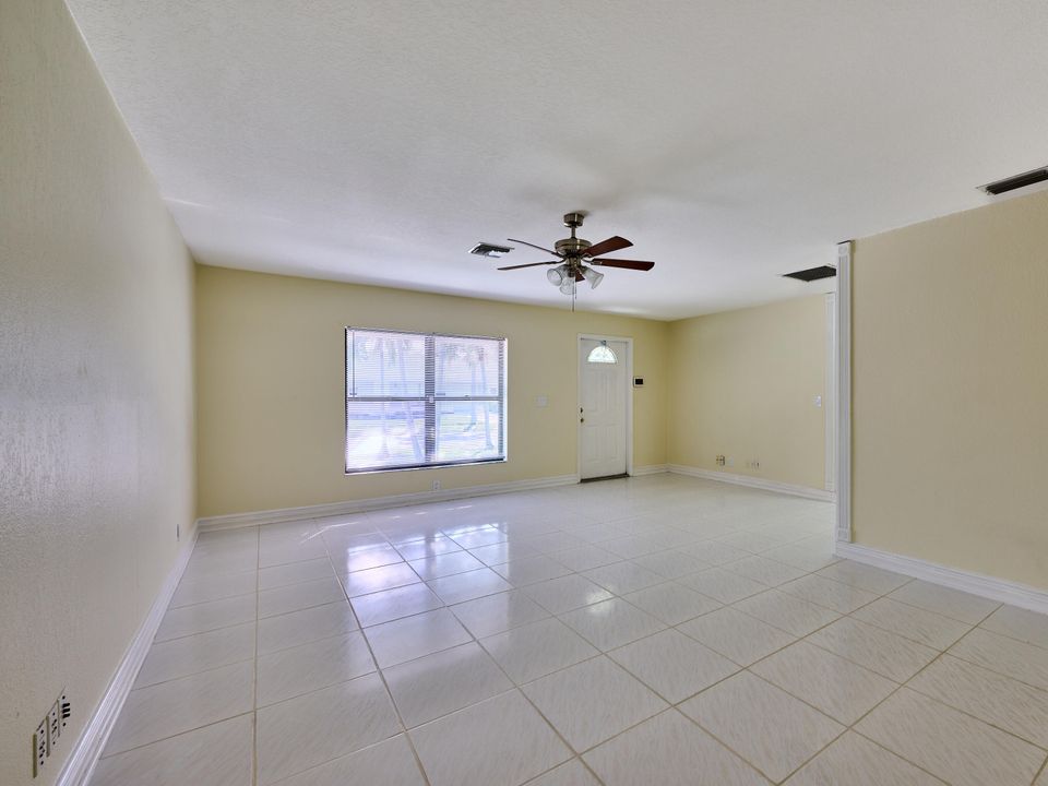 For Sale: $485,000 (3 beds, 2 baths, 1418 Square Feet)