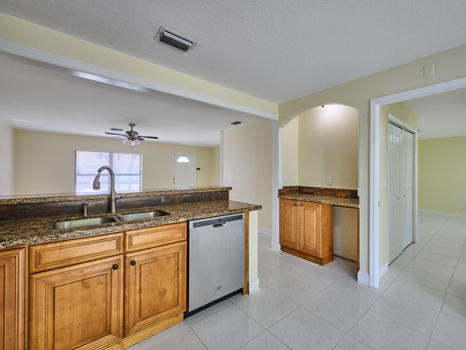 For Sale: $485,000 (3 beds, 2 baths, 1418 Square Feet)