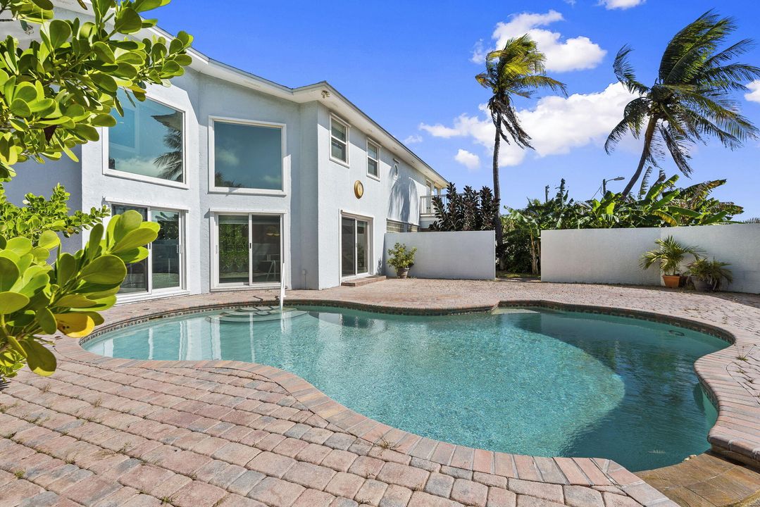 For Sale: $2,175,888 (5 beds, 5 baths, 5028 Square Feet)