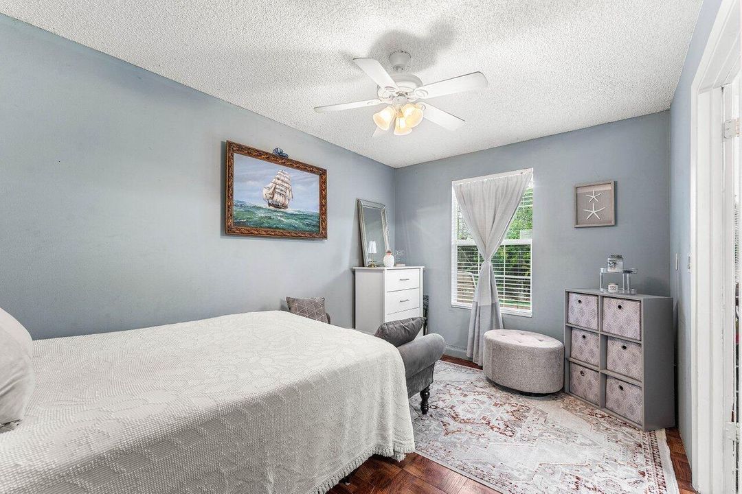 合同活跃: $485,000 (3 贝兹, 2 浴室, 1328 平方英尺)