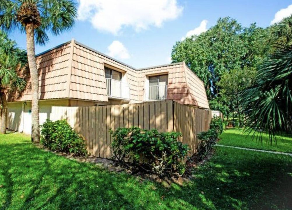 For Rent: $2,250 (2 beds, 2 baths, 1288 Square Feet)