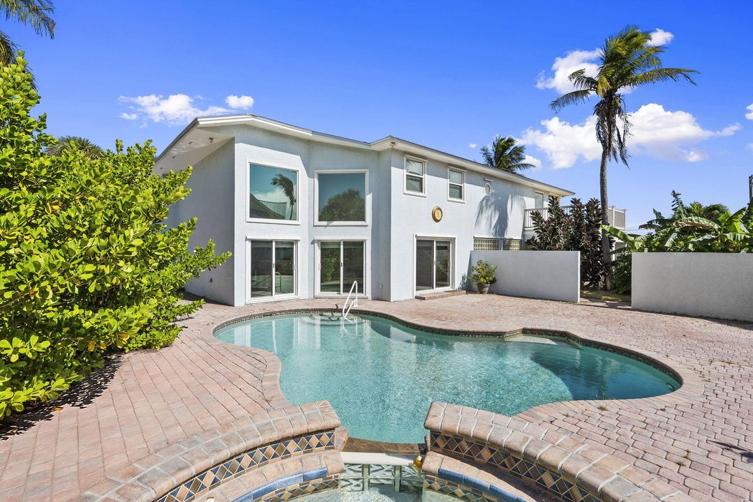 For Sale: $2,175,888 (5 beds, 5 baths, 5028 Square Feet)