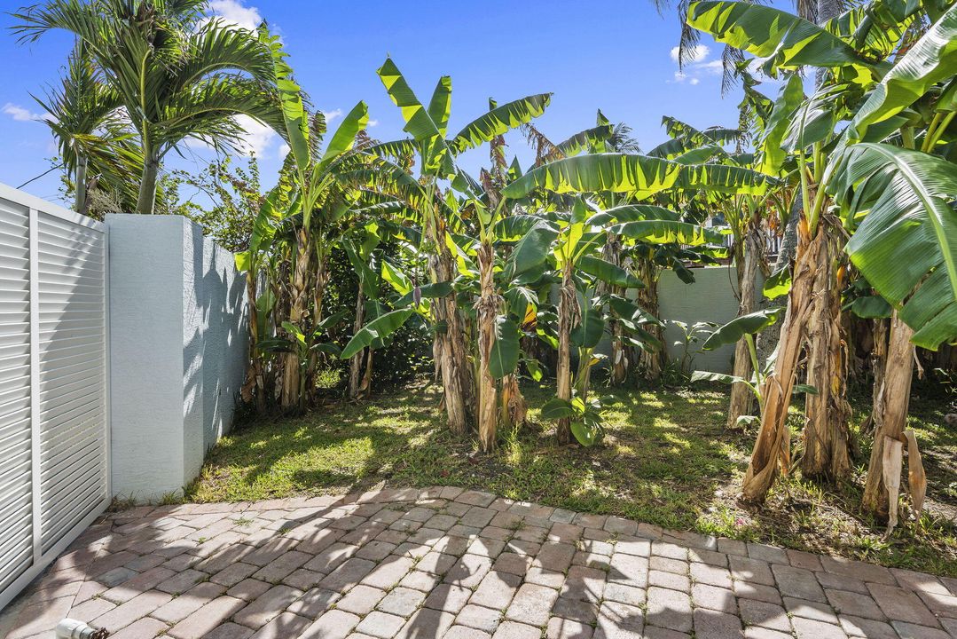 For Sale: $2,175,888 (5 beds, 5 baths, 5028 Square Feet)