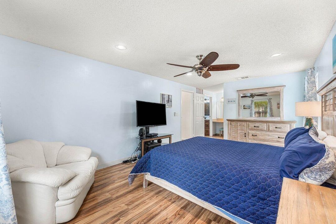 合同活跃: $485,000 (3 贝兹, 2 浴室, 1328 平方英尺)