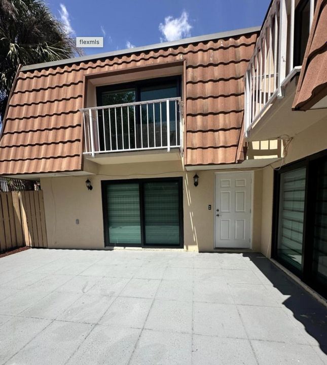 For Rent: $2,250 (2 beds, 2 baths, 1288 Square Feet)