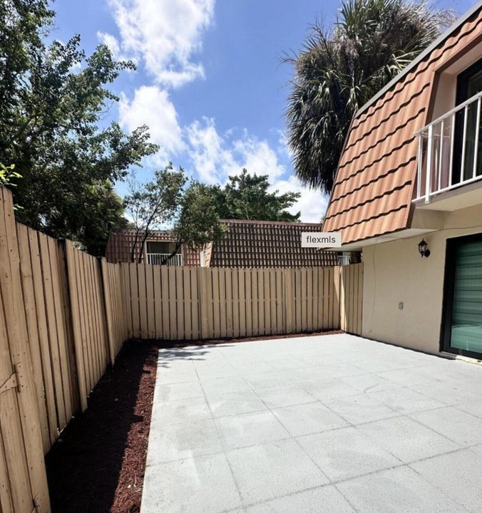 For Rent: $2,250 (2 beds, 2 baths, 1288 Square Feet)