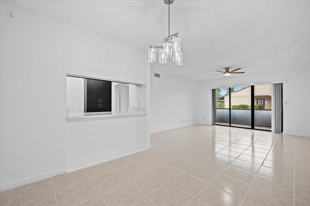 待售: $239,900 (2 贝兹, 2 浴室, 1068 平方英尺)