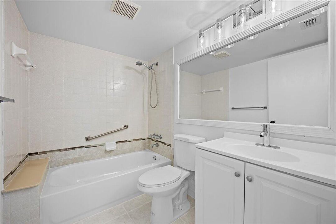 待售: $239,900 (2 贝兹, 2 浴室, 1068 平方英尺)