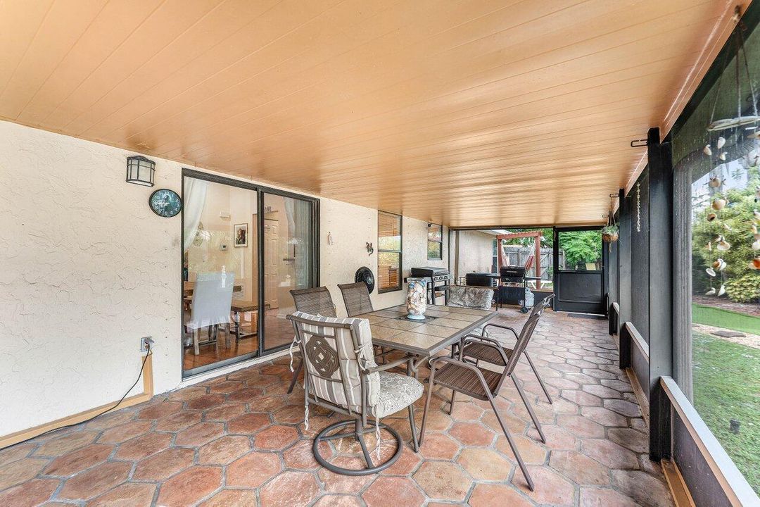 合同活跃: $485,000 (3 贝兹, 2 浴室, 1328 平方英尺)