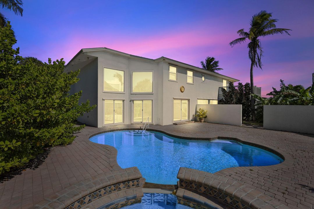 For Sale: $2,175,888 (5 beds, 5 baths, 5028 Square Feet)