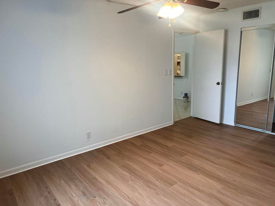 待售: $159,000 (1 贝兹, 1 浴室, 741 平方英尺)