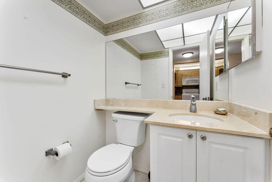 待售: $159,000 (1 贝兹, 1 浴室, 741 平方英尺)