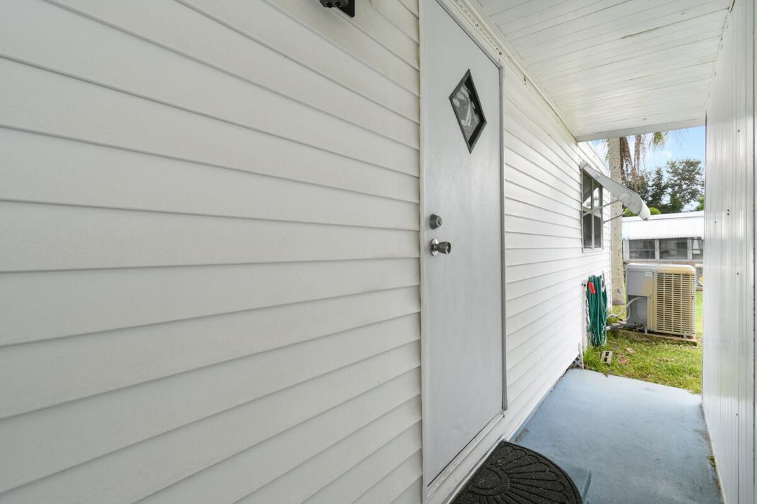 For Sale: $169,000 (2 beds, 1 baths, 862 Square Feet)