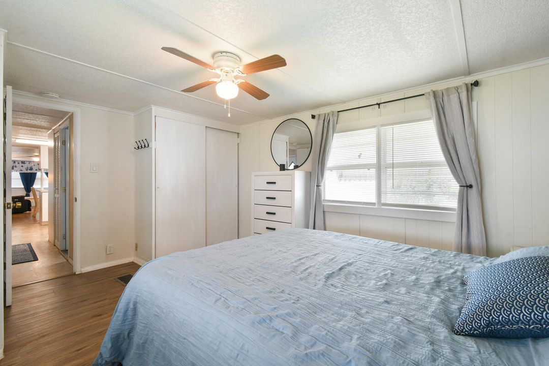 For Sale: $169,000 (2 beds, 1 baths, 862 Square Feet)