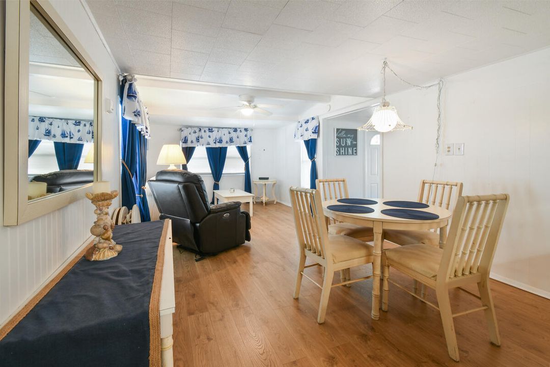 For Sale: $169,000 (2 beds, 1 baths, 862 Square Feet)