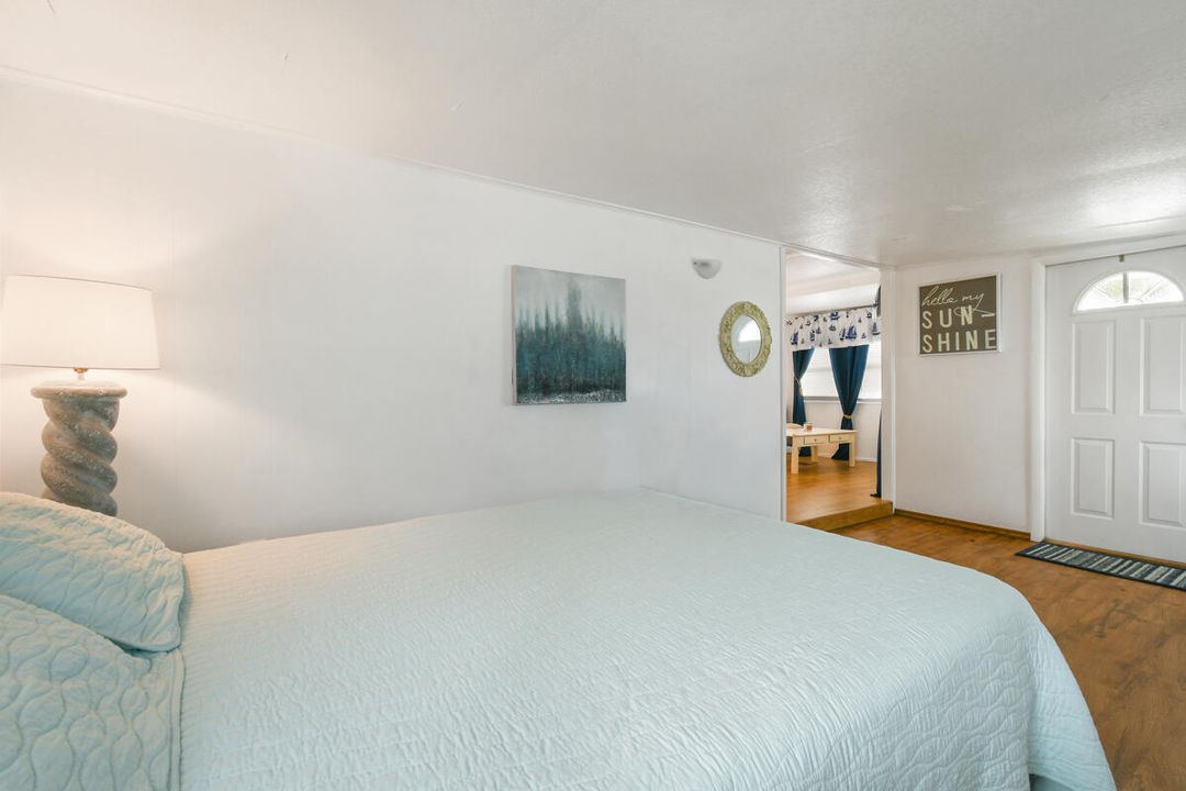 For Sale: $169,000 (2 beds, 1 baths, 862 Square Feet)