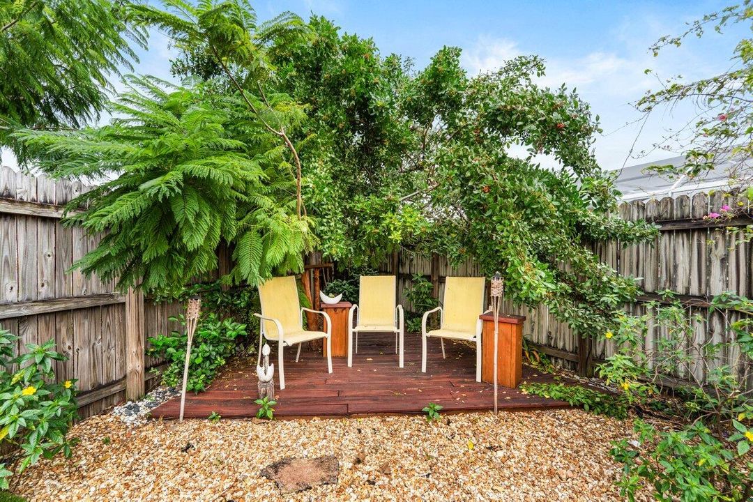 合同活跃: $485,000 (3 贝兹, 2 浴室, 1328 平方英尺)