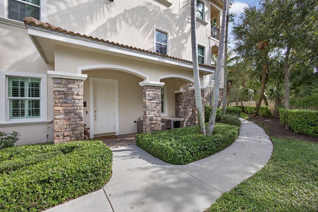 待售: $2,595,000 (3 贝兹, 2 浴室, 1920 平方英尺)