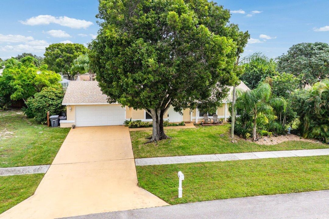 合同活跃: $485,000 (3 贝兹, 2 浴室, 1328 平方英尺)