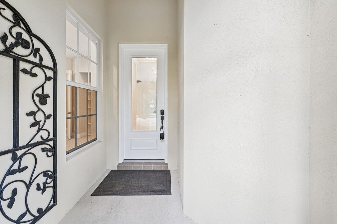 For Sale: $710,000 (3 beds, 2 baths, 1988 Square Feet)