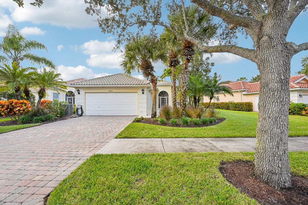 For Sale: $710,000 (3 beds, 2 baths, 1988 Square Feet)